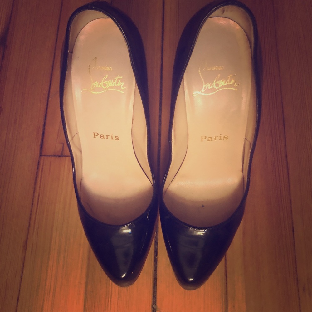 Preowned Christian Louboutin Heels Size 37